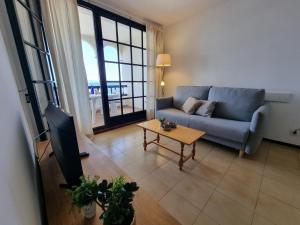 Apartamento acogedor con terraza y piscina a 50m de la playa - HISP-236-123
