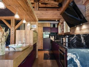 Chalet 5★, 9 pers., spa, cinéma, 4 chambres, navette 300 m - FR-1-304-310