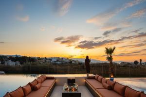 Vellis Residence - Luxury Retreat, 2 Villas & 2 Pools by etouri