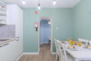 #414 Central Apartment Walk to the Beach