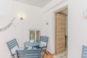 #414 Central Apartment Walk to the Beach