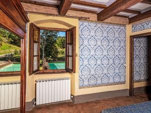 Apartment Wohnung in einer alten Villa mit Schwimmbad by Interhome