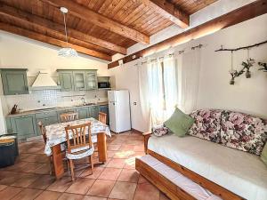 Holiday Home Chalet Panorama mit Infinity-Pool by Interhome