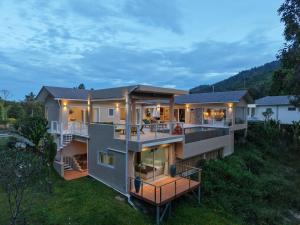 Jungle Home
