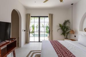 Villa Alanita Tropical Oasis in Heart of Canggu