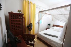 Le Port Hotel