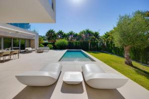 Villa de lujo con piscina privada en Las Colinas