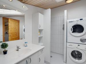 Holiday Home Rafn - 550m from the sea by Interhome
