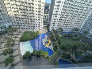 2Bedrooms with balcony pool or city view in Pasay City walking distance to Mall of Asia and near Manila Airport