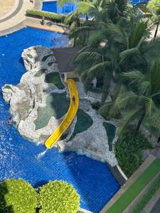 2Bedrooms with balcony pool or city view in Pasay City walking distance to Mall of Asia and near Manila Airport