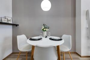 Central Premium Apartment at Madách Square