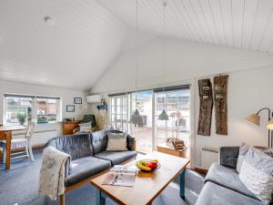 Holiday Home Reinhard - from the sea by Interhome