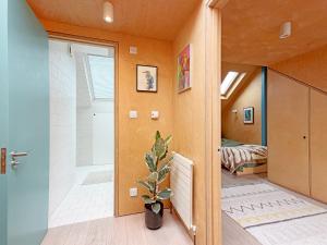 Unique 4-bed apartment in Alexandra Palace, London