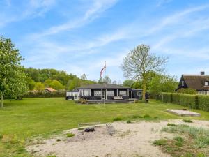 Holiday Home Elodie - 10m from the sea by Interhome