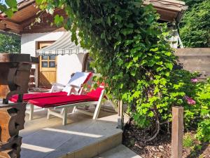 Holiday Home Haus am Waldrand by Interhome
