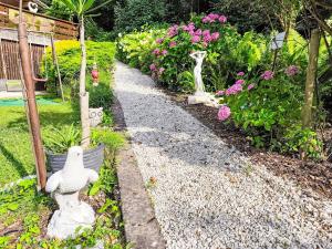 Holiday Home Haus am Waldrand by Interhome