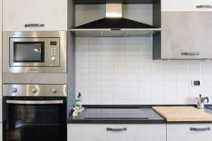 Bright Modern Flat - Easy Metro to Duomo