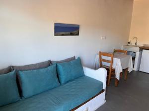 KOLOMBA GUESTS House