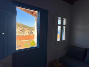 KOLOMBA GUESTS House