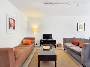 St Martini Gardens Garden Apartment & Pool