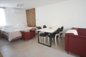 Studio Apartments Ad Finem Vilae