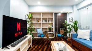 Aeon Towers Private Residential Apartments I Next to Abreeza Ayala Malls I Prime Location l Fast Wifi l Free Pool I Managed by Bleuspace