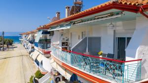 Seaside Family Apt, 2 Br, 80m from sea, Quite Area