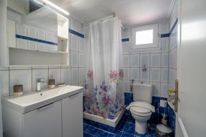 Seaside Family Apt, 2 Br, 80m from sea, Quite Area