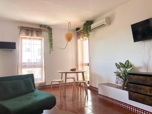 Cozy Studio with Pool - The Strip street & Beach