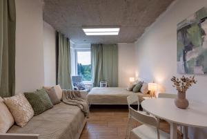 Brand New studio apartment #22 in brutalist building FREE street parking