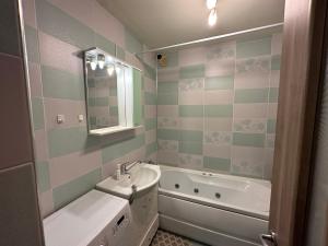 Central Park Apartment II