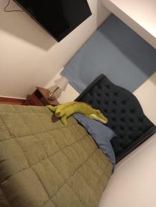 Departamento equipado con aire acondicionado, calefacción, balcón con buena vista
