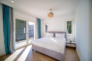 Lustica Bay Centrale by 2BHome
