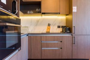 Chic 2BR Apt in Las Condes with Pool & Views