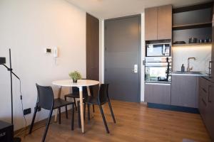 Chic 2BR Apt in Las Condes with Pool & Views