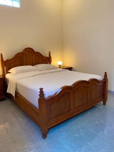 Travellers Room By The Gecho Inn Country