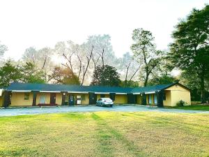 Skyland Motel