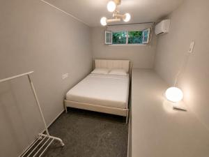 Boutique 2Bd Oasis in Lycabettus with Garden Patio