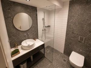 Boutique 2Bd Oasis in Lycabettus with Garden Patio