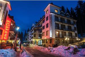 Luxury 2BR Retreat at The Castle Pamporovo