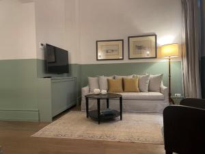 Magnificent Athens Apartment 1 Bedroom Apartment Aldoron City View