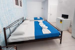 Superb Naxos Apartment Triple Studio Semi-Basement Private Balcony