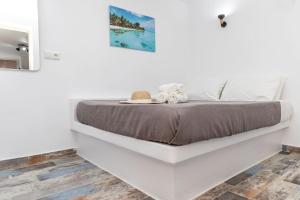 Luxury Naxos Suites Superior Apartment With Balcony Steps Away From