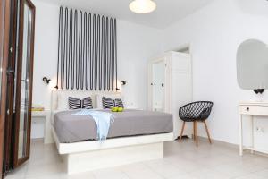 Naxos City Center Room Superior Quadruple Room Balcony