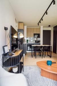 Urban Retreat 2BR Apartment in Providencias Heart