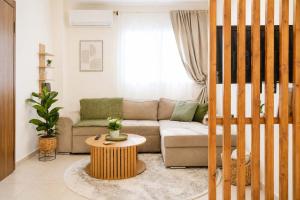 The PINE - Stylish Thessaloniki Stay & Private Parking