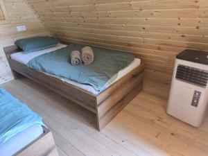 Pr Končovc - wooden tent