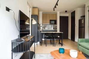 Family-Ready 2 Double Beds Sofa Bed Providencia