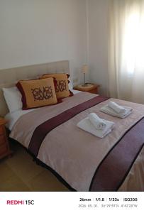Beautiful 2 beds-near coast with pool & balcony