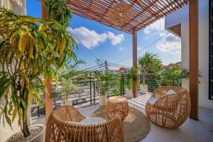 NEW Luxury 3BR Oasis in Sempol with Pool